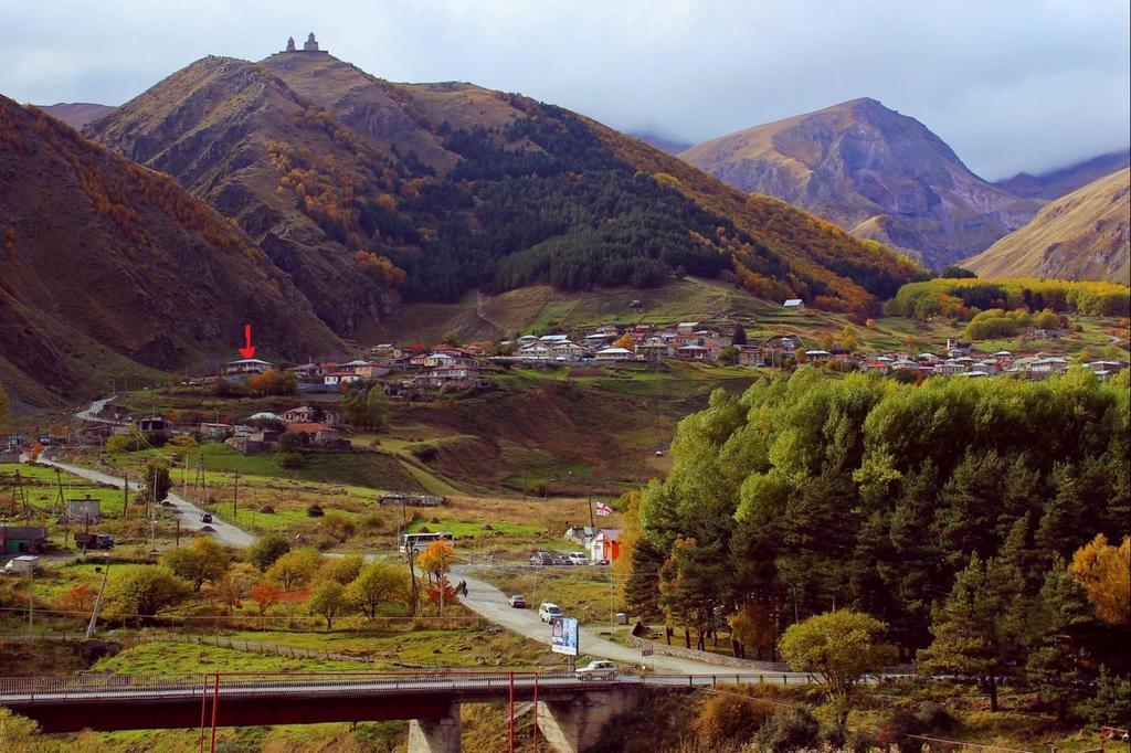 Red Stone Guest House Kazbegi Exterior foto