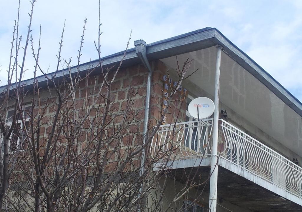 Red Stone Guest House Kazbegi Exterior foto
