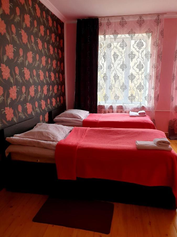 Red Stone Guest House Kazbegi Exterior foto
